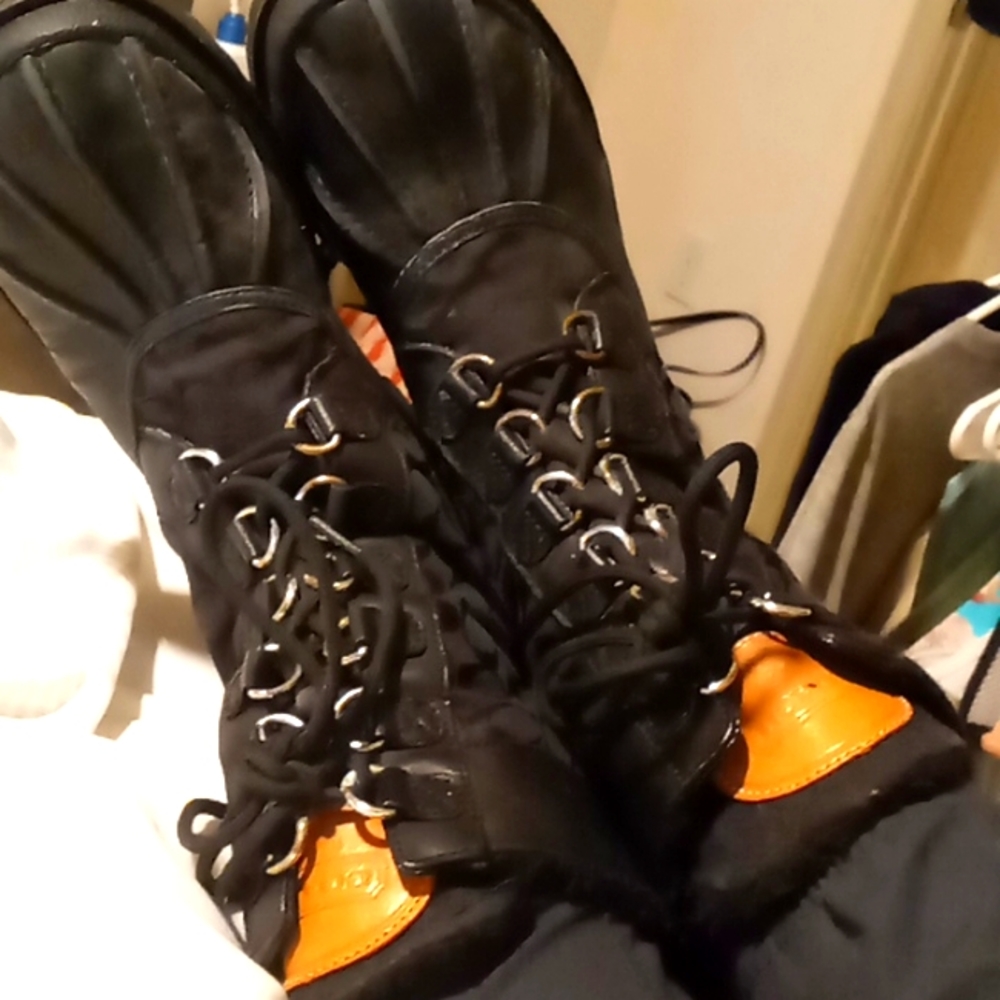 coach black waterproof size 8 flecce inside boots